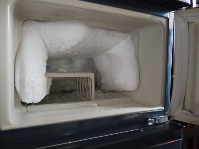 霜がついた冷凍庫